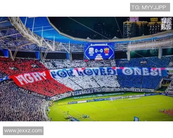 足球明星在球场浪漫求婚感动全场球迷见证爱情奇迹 足球明星在球场浪漫求婚感动全场球迷见证爱情奇迹